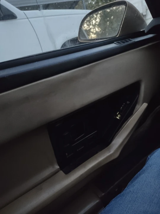 1985 Chevrolet Corvette C4 - Image 13 of 18