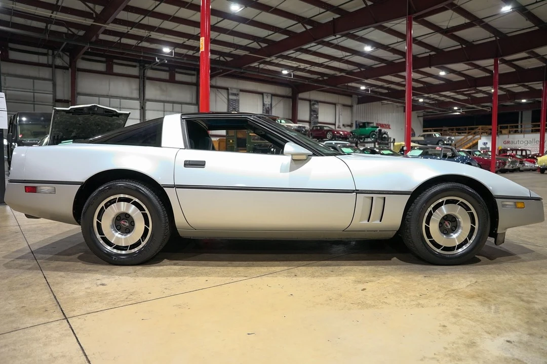1985 Chevrolet Corvette C4 - Image 10 of 12