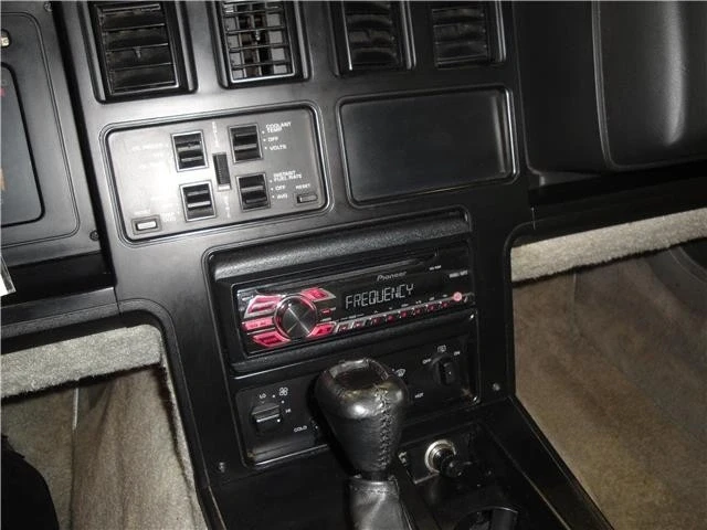 1985 Chevrolet Corvette C4 - Image 12 of 14