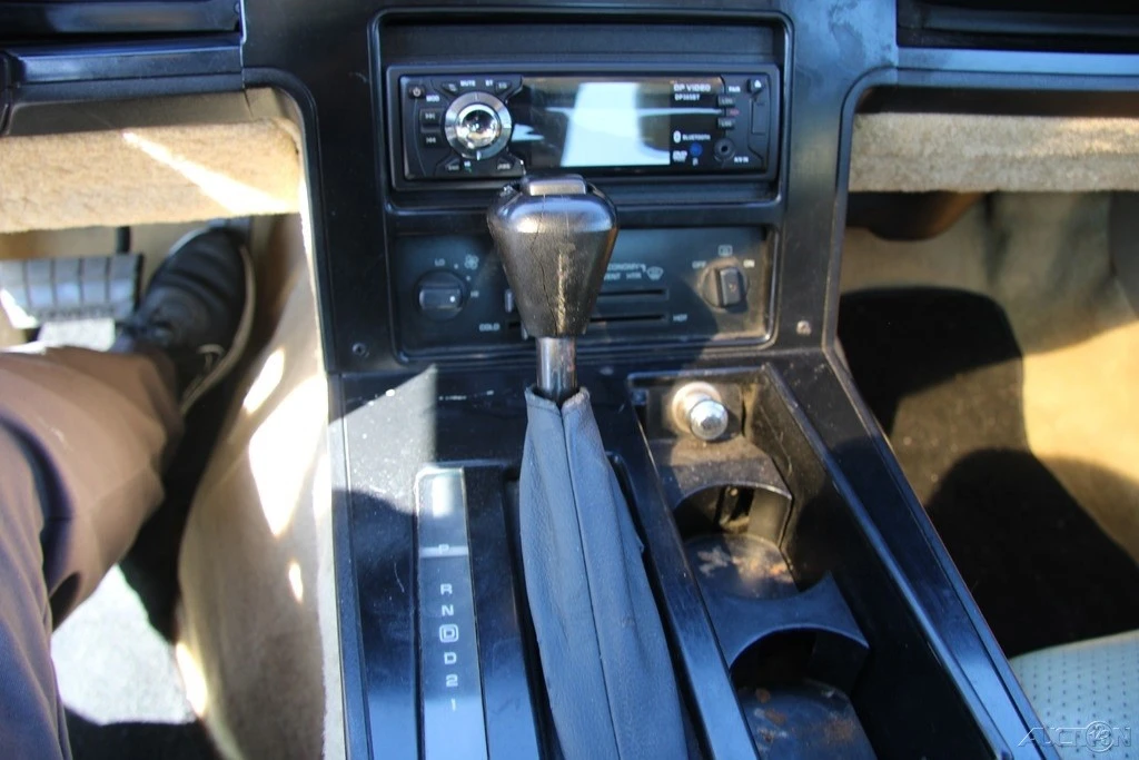 1985 Chevrolet Corvette C4 - Image 18 of 21