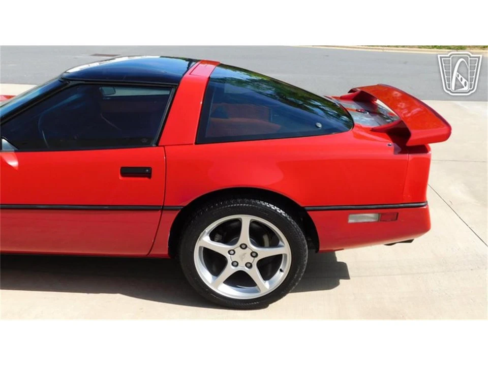 1985 Chevrolet Corvette C4 - Image 16 of 31