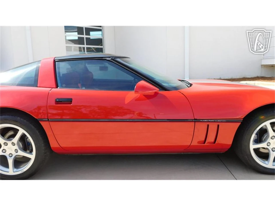 1985 Chevrolet Corvette C4 - Image 30 of 31