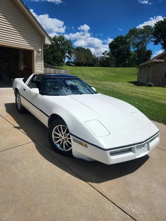 1985 Chevrolet Corvette - Image 2 of 20