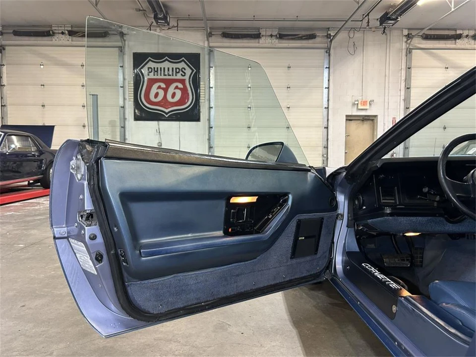 1985 Chevrolet Corvette C4 - Image 31 of 31
