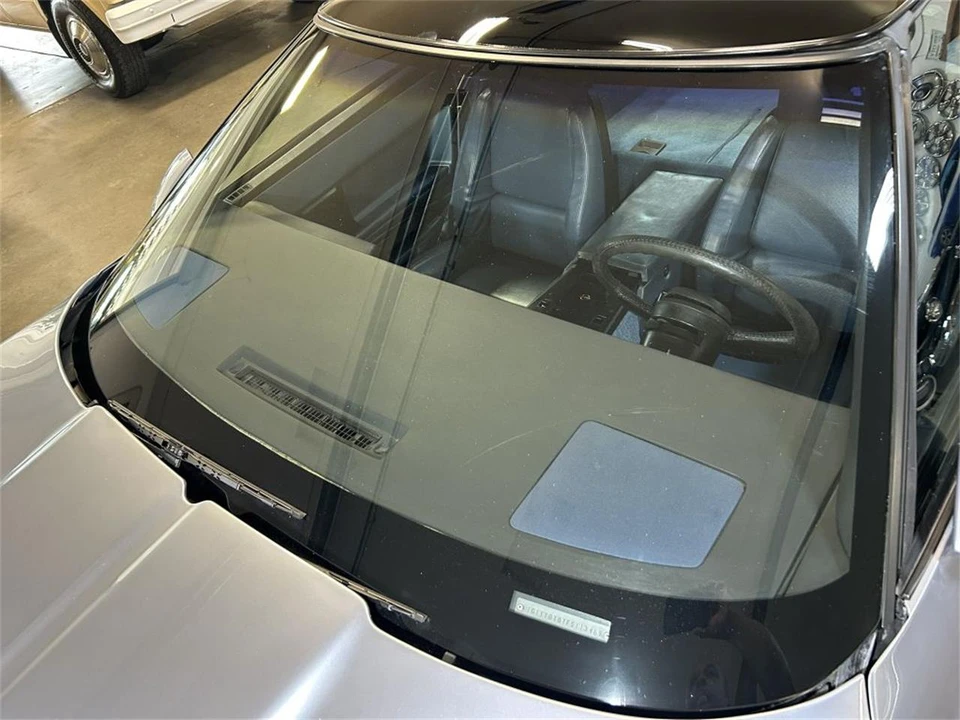 1985 Chevrolet Corvette C4 - Image 17 of 31