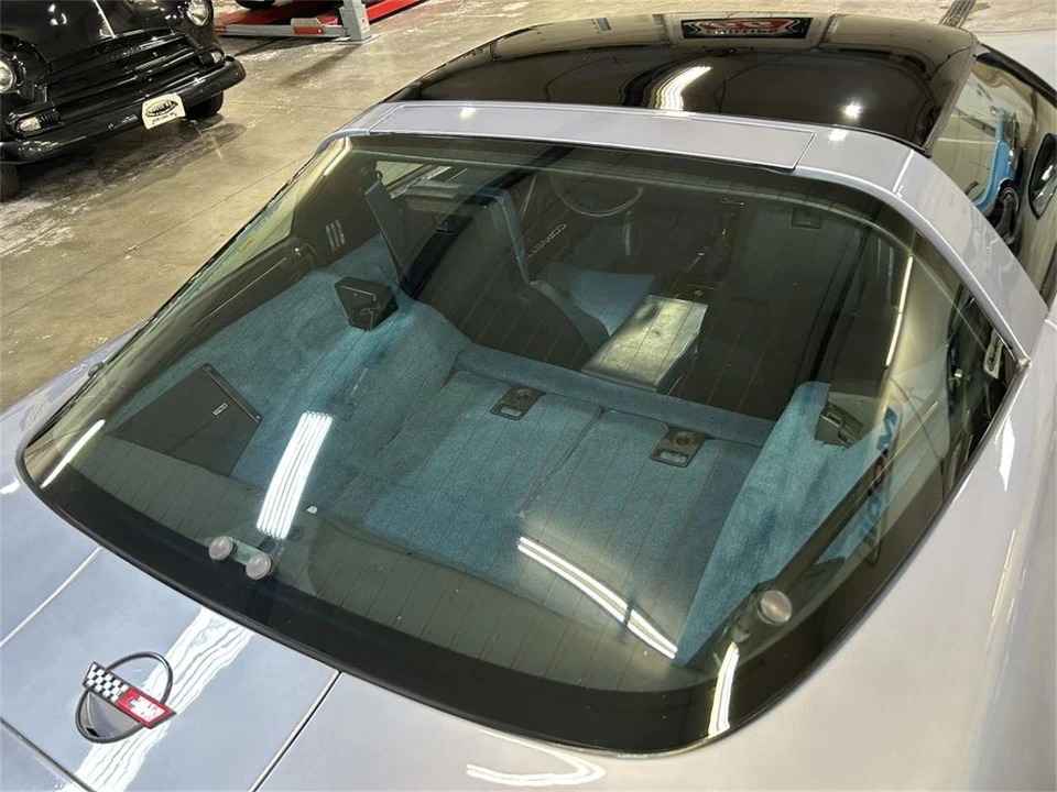 1985 Chevrolet Corvette C4 - Image 24 of 31