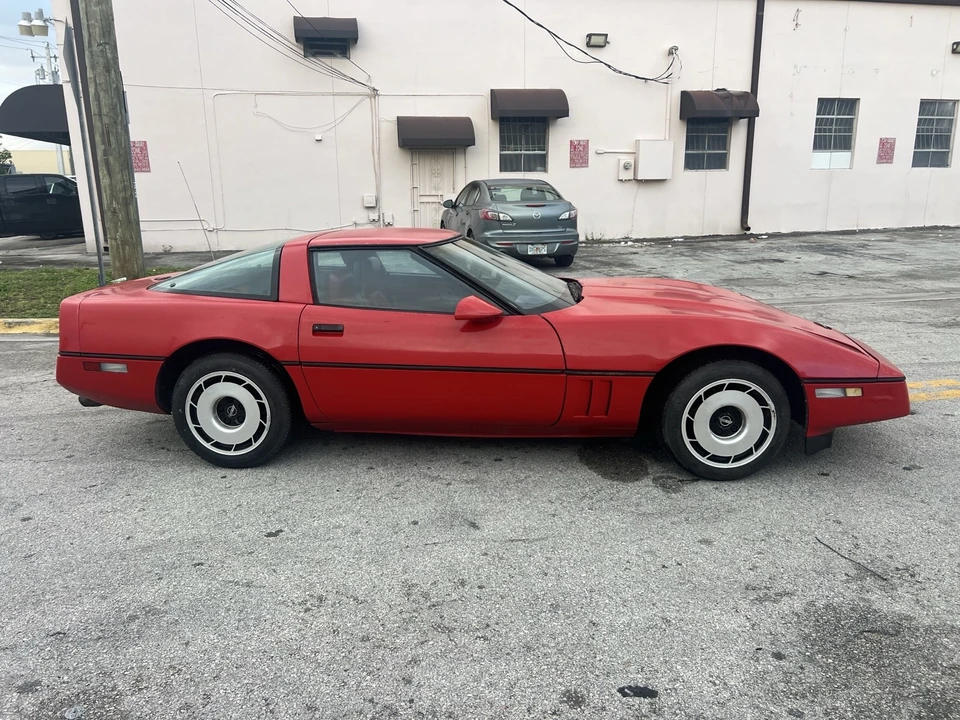 1985 Chevrolet Corvette C4 - Image 14 of 21