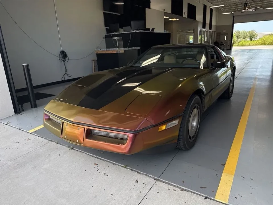 1985 Chevrolet Corvette C4 - Image 2 of 8