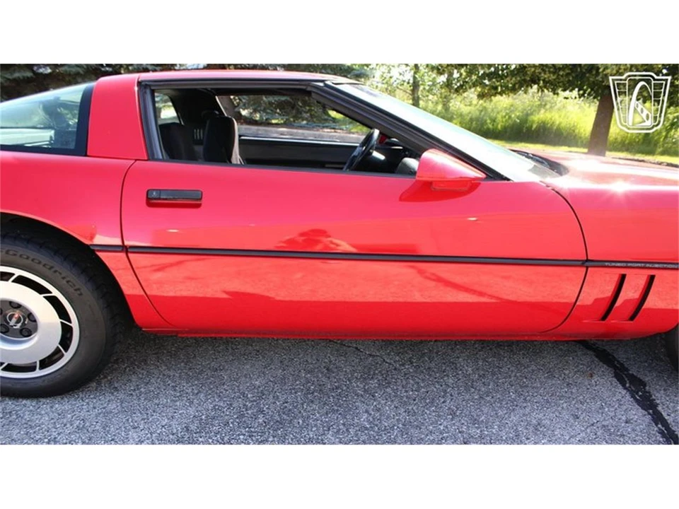 1985 Chevrolet Corvette C4 - Image 28 of 31