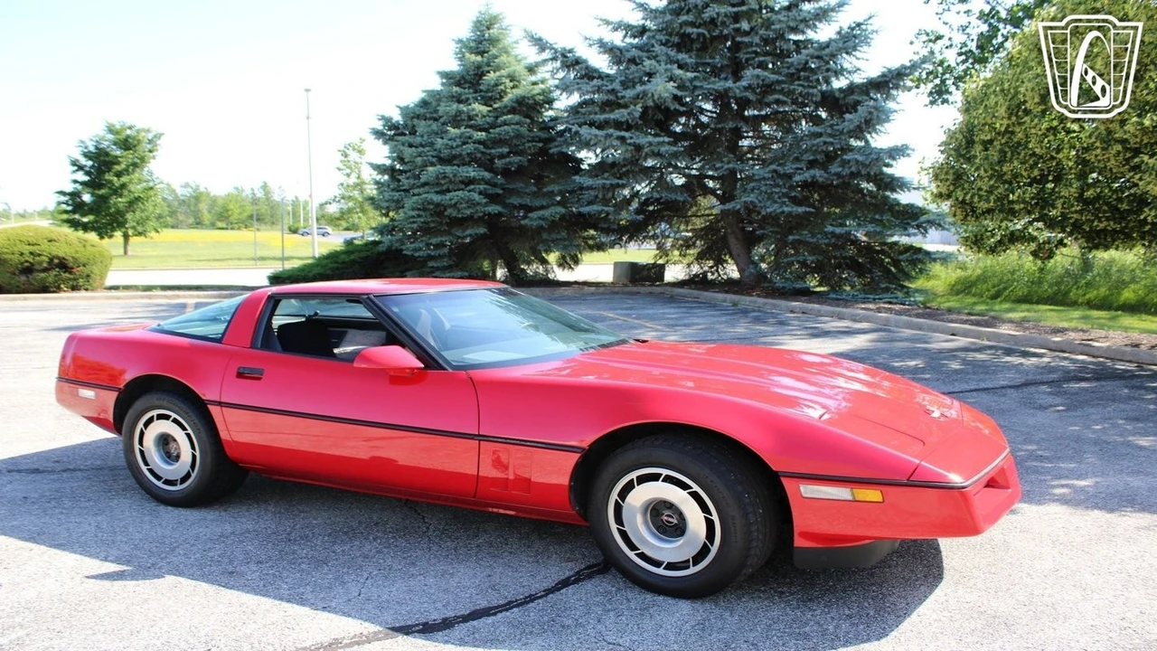 1985 Chevrolet Corvette C4 - Image 9 of 21