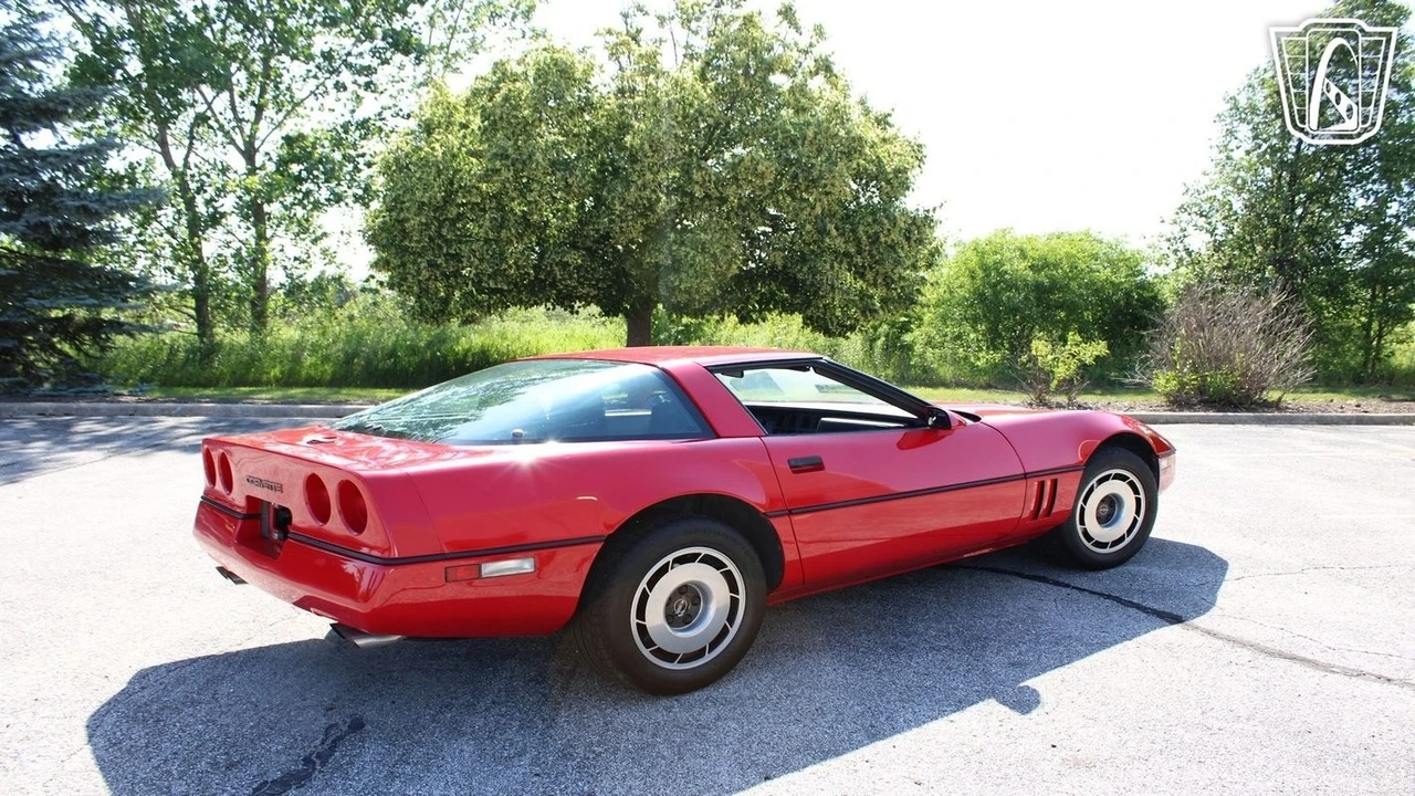 1985 Chevrolet Corvette C4 - Image 13 of 21