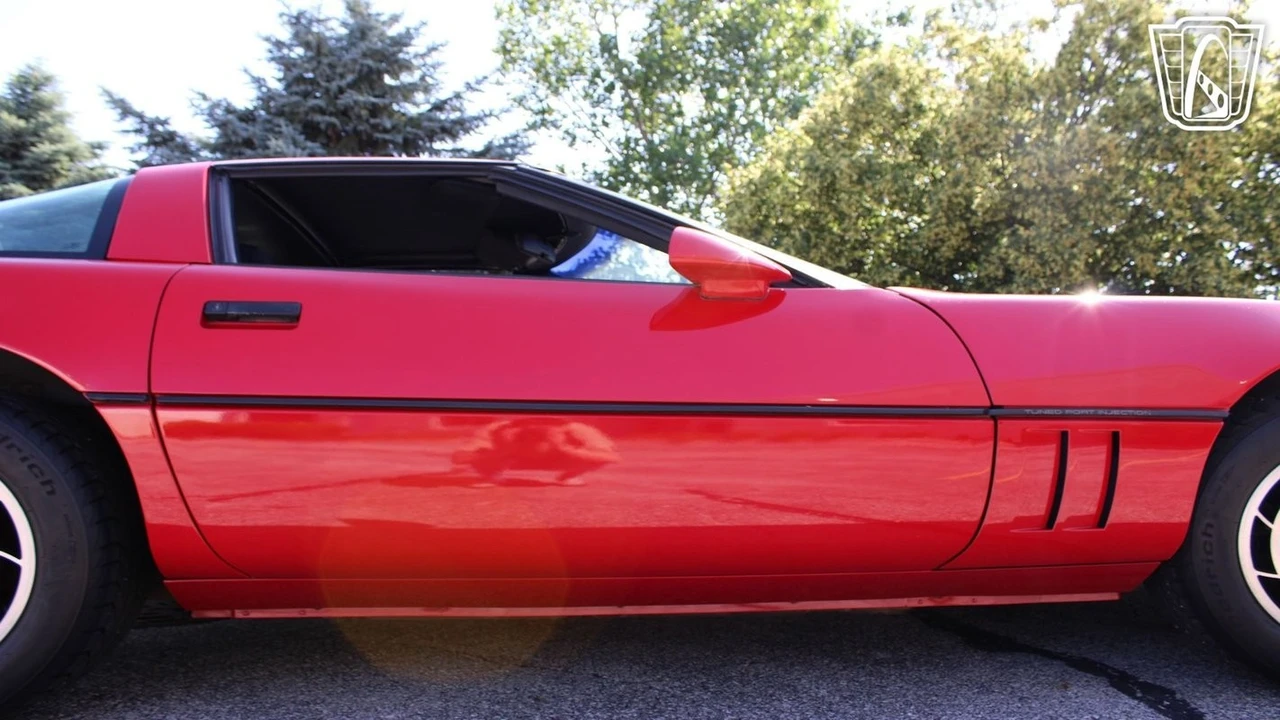 1985 Chevrolet Corvette C4 - Image 27 of 31