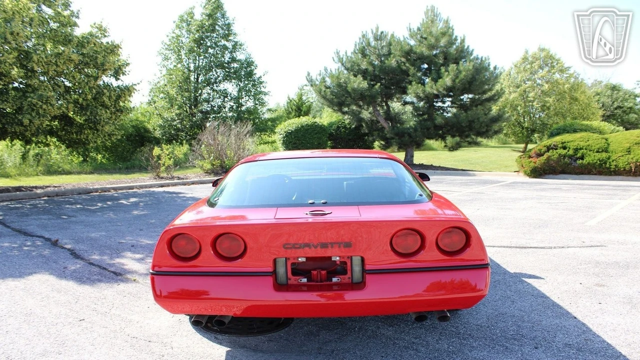 1985 Chevrolet Corvette C4 - Image 15 of 21