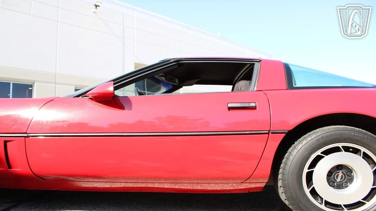 1985 Chevrolet Corvette C4 - Image 25 of 31