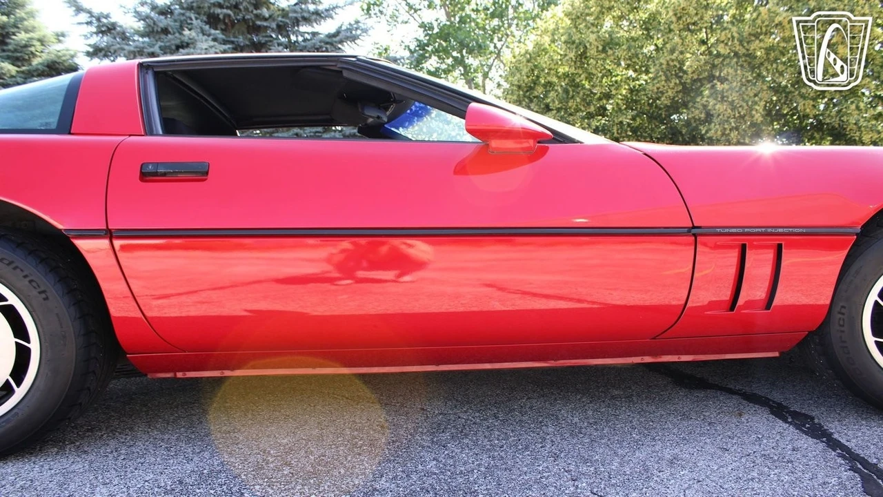 1985 Chevrolet Corvette C4 - Image 28 of 31