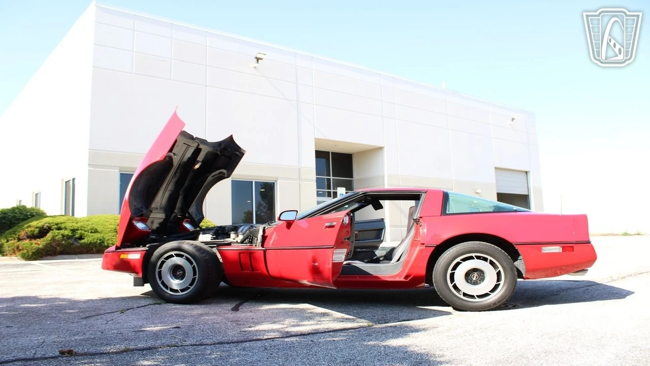 1985 Chevrolet Corvette C4 - Image 30 of 31