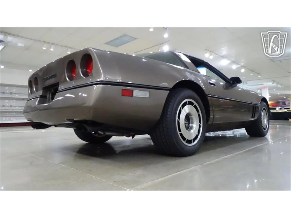 1985 Chevrolet Corvette C4 - Image 16 of 31