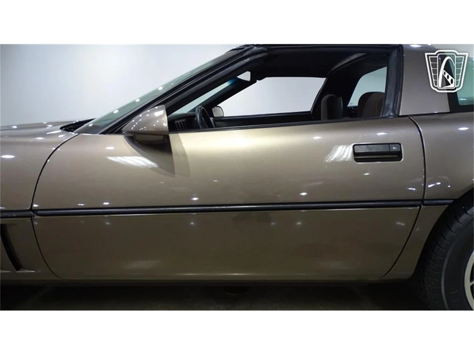 1985 Chevrolet Corvette C4 - Image 30 of 31