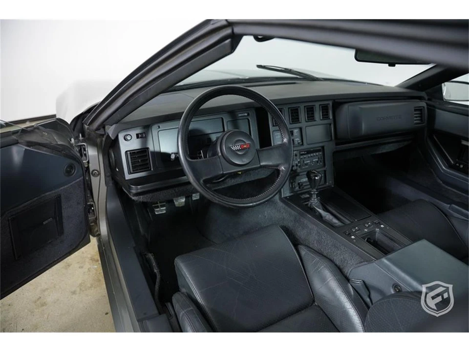 1985 Chevrolet Corvette C4 - Image 16 of 31