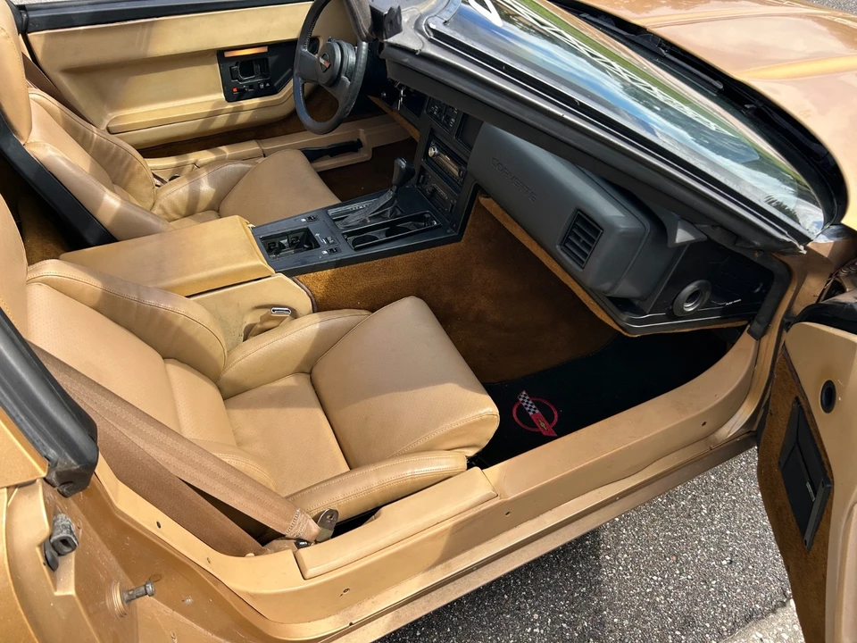 1985 Chevrolet Corvette C4 - Image 9 of 21