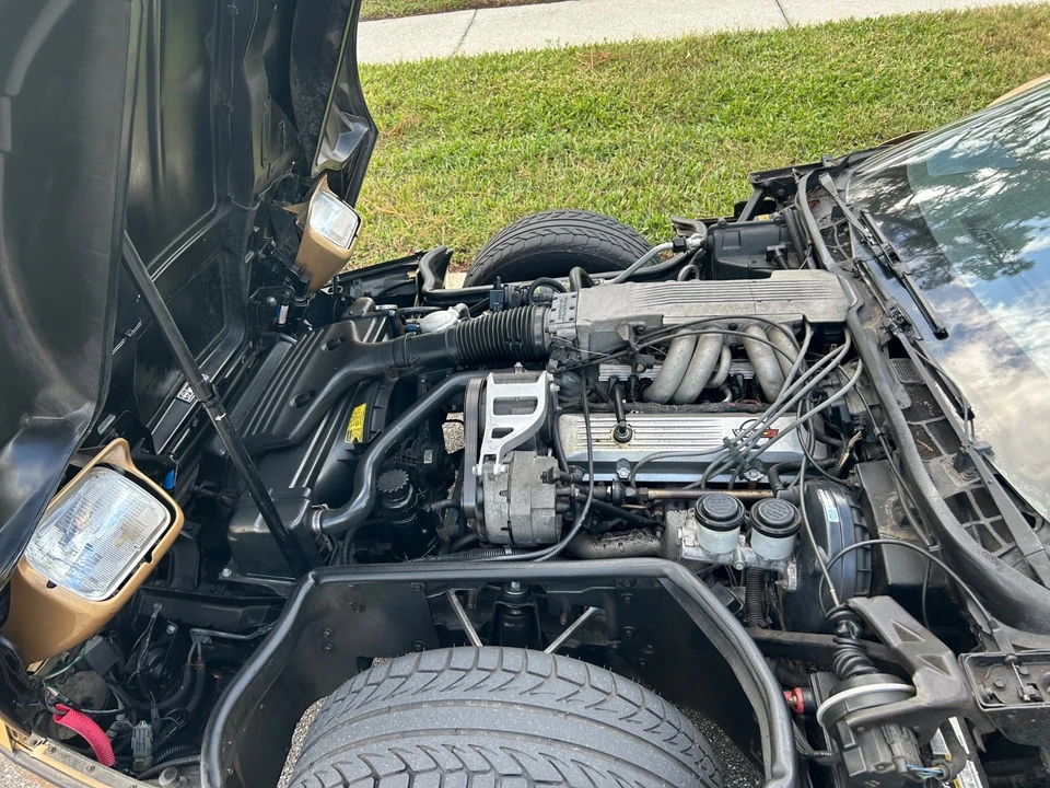 1985 Chevrolet Corvette C4 - Image 13 of 21