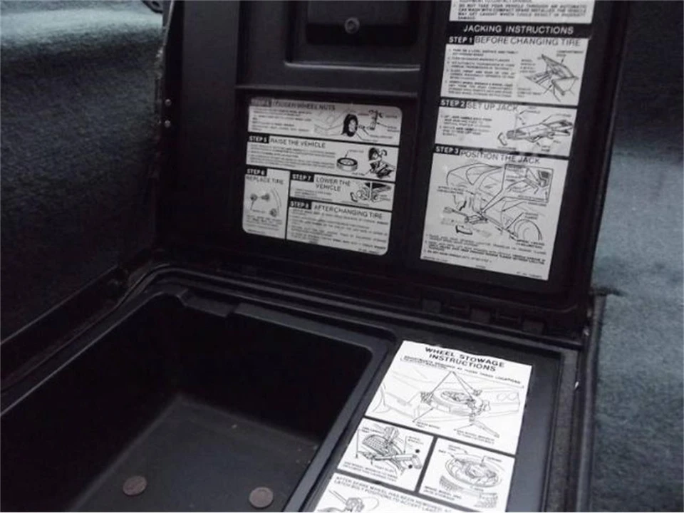 1985 Chevrolet Corvette C4 - Image 17 of 22