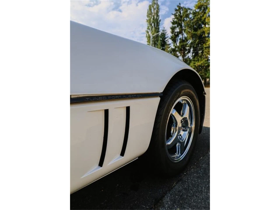 1985 Chevrolet Corvette C4 - Image 13 of 22