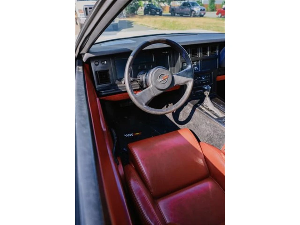 1985 Chevrolet Corvette C4 - Image 15 of 22