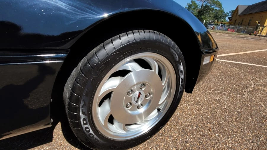 1985 Chevrolet Corvette C4 - Image 6 of 11