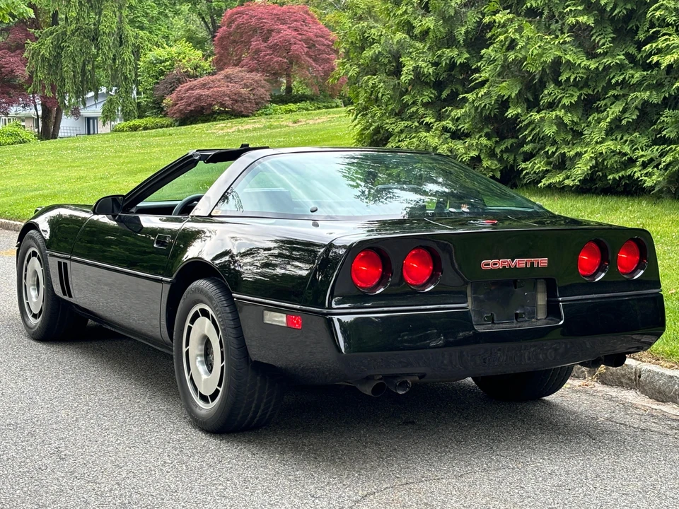1985 Chevrolet Corvette C4 - Image 17 of 31