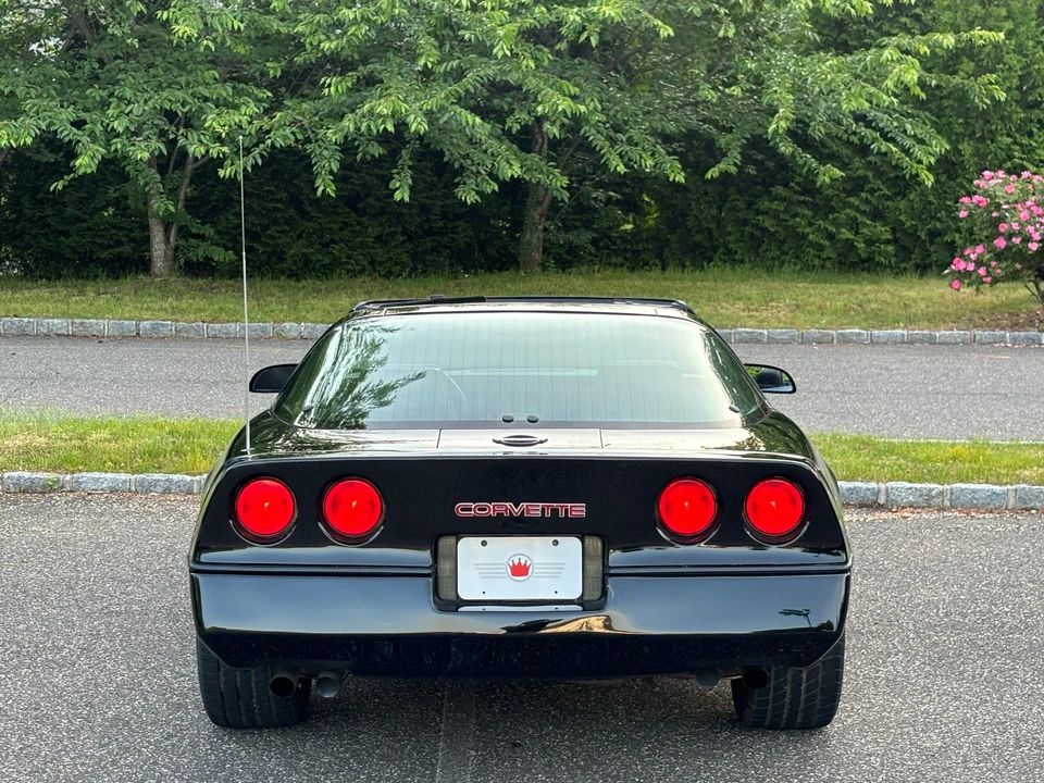 1985 Chevrolet Corvette C4 - Image 18 of 31