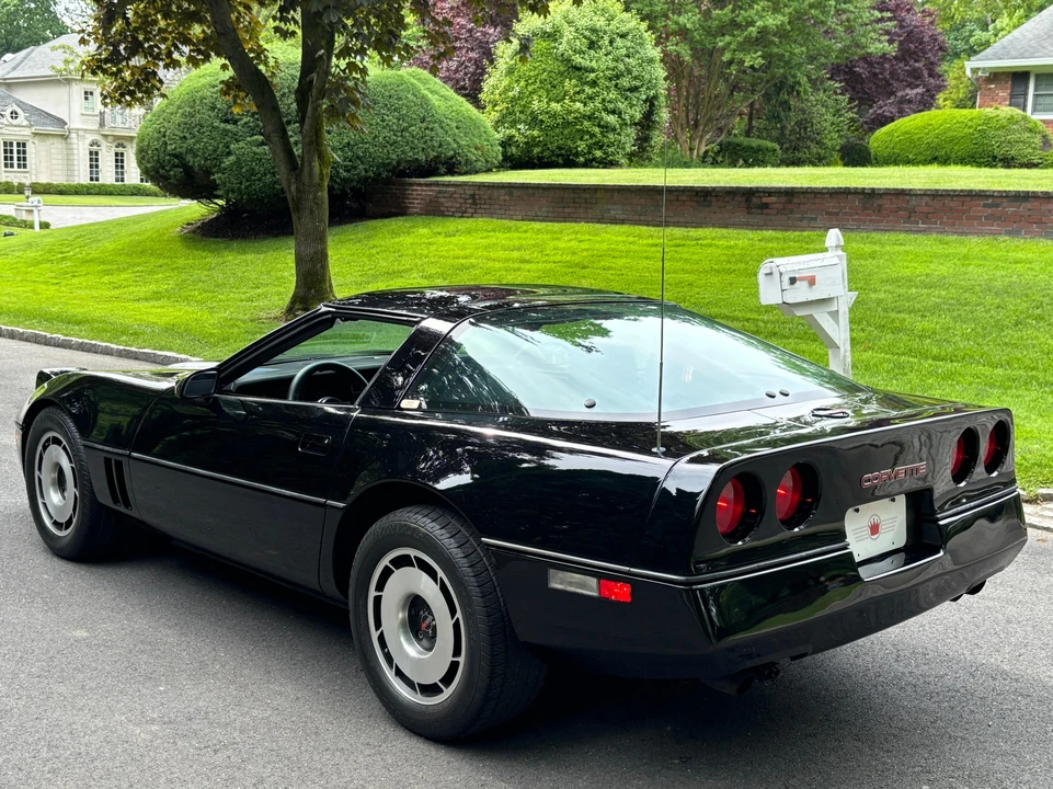 1985 Chevrolet Corvette C4 - Image 15 of 31
