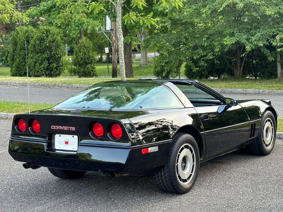 1985 Chevrolet Corvette C4 - Image 21 of 31