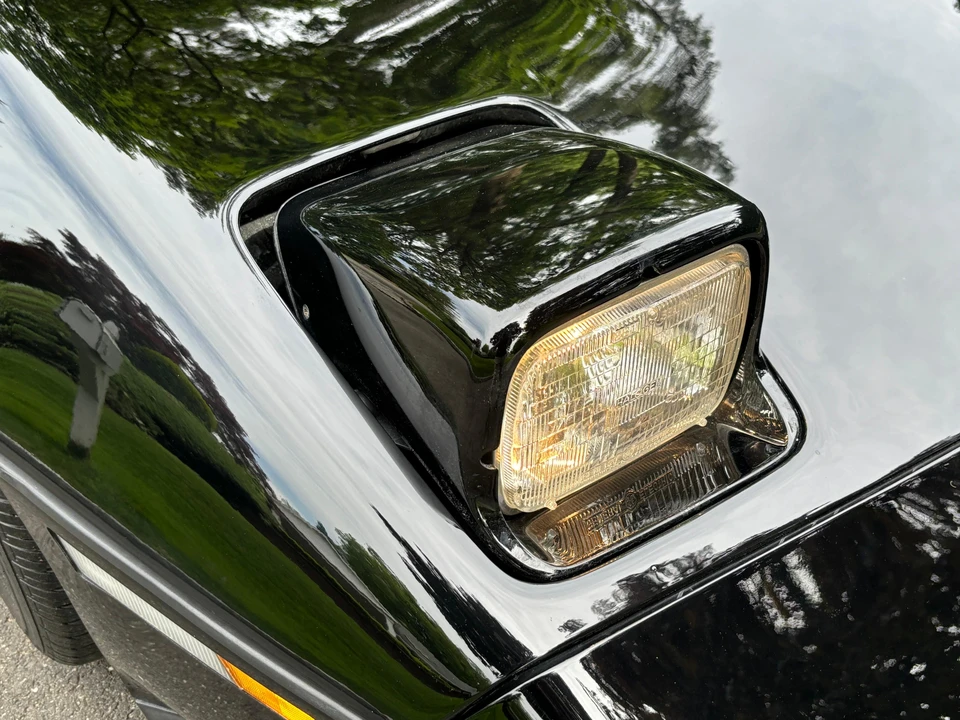 1985 Chevrolet Corvette C4 - Image 30 of 31
