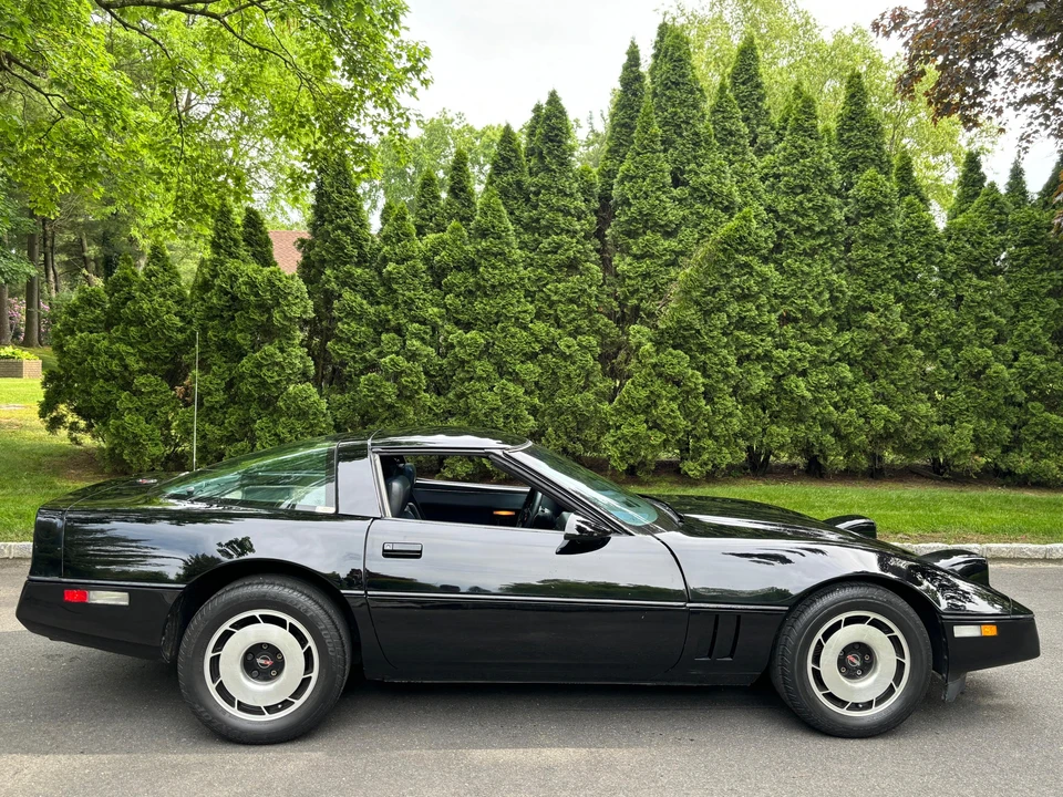 1985 Chevrolet Corvette C4 - Image 25 of 31