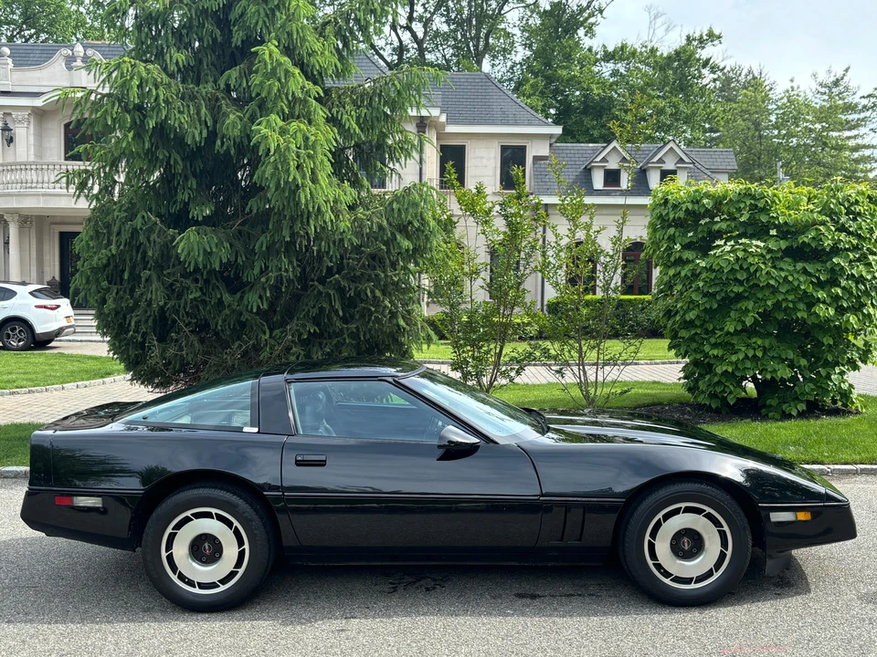 1985 Chevrolet Corvette C4 - Image 26 of 31
