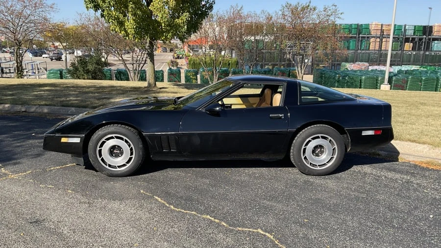 1985 Chevrolet Corvette C4 - Image 2 of 9