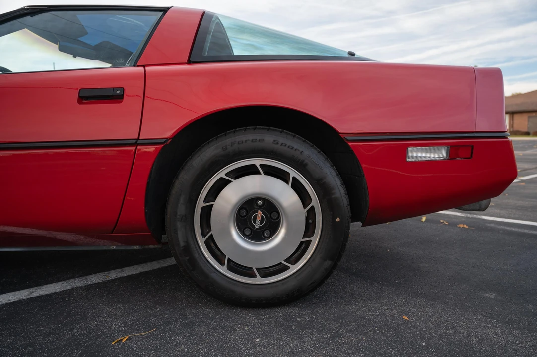 1985 Chevrolet Corvette C4 - Image 16 of 31