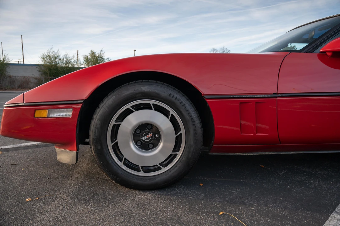 1985 Chevrolet Corvette C4 - Image 15 of 31