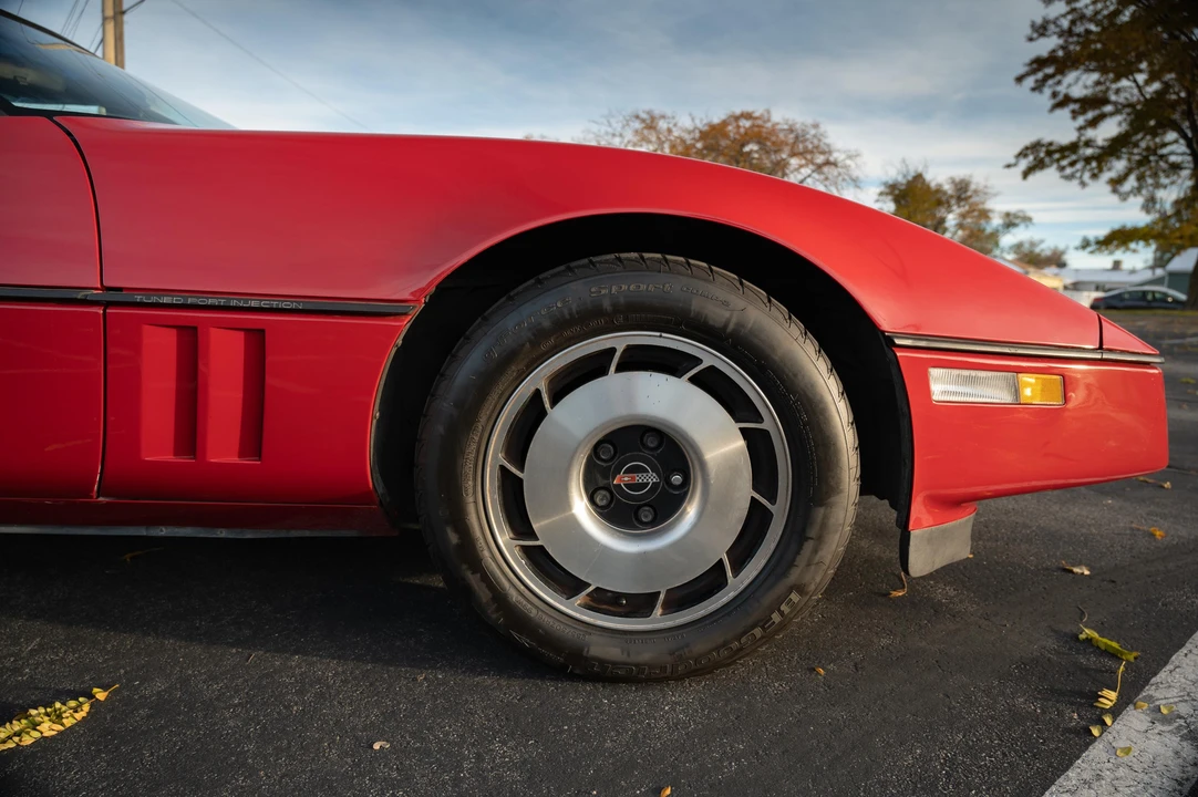 1985 Chevrolet Corvette C4 - Image 18 of 31