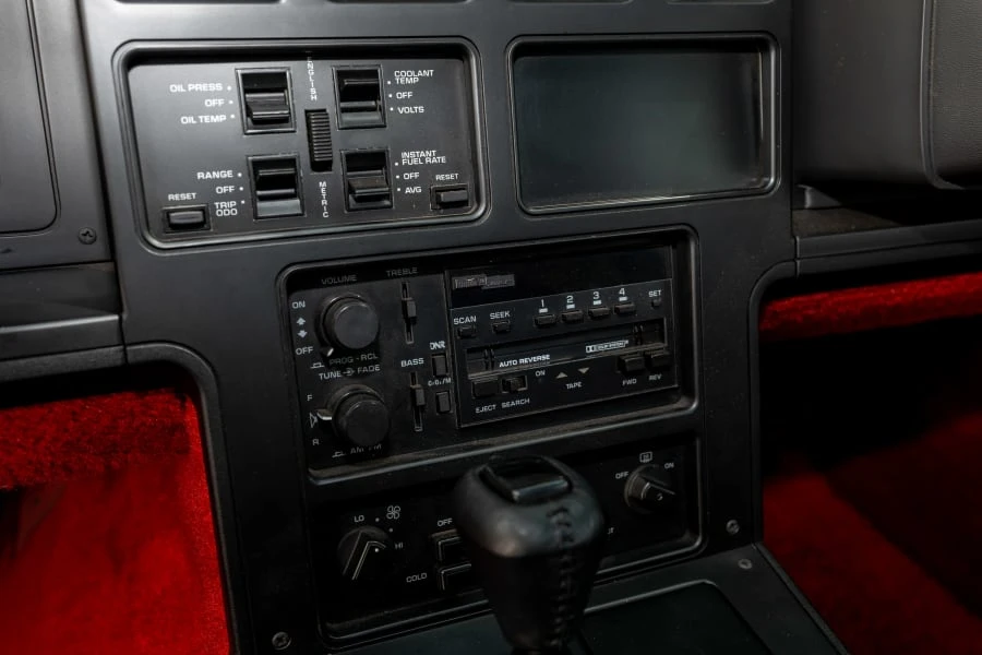 1985 Chevrolet Corvette C4 - Image 24 of 31