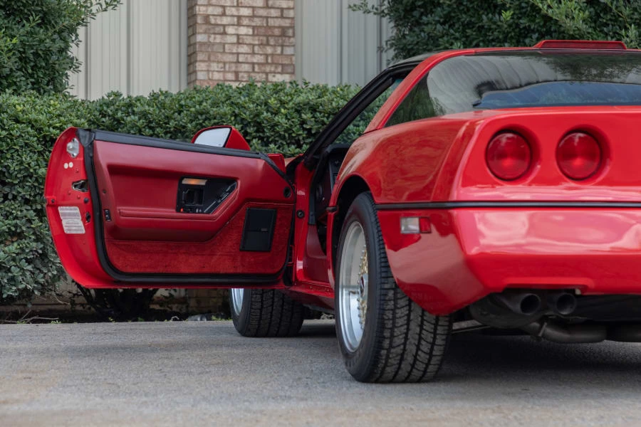 1985 Chevrolet Corvette C4 - Image 16 of 31