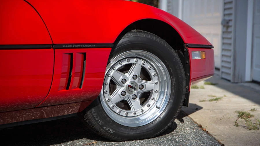 1985 Chevrolet Corvette C4 - Image 12 of 20