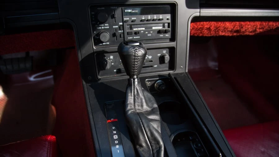 1985 Chevrolet Corvette C4 - Image 16 of 20