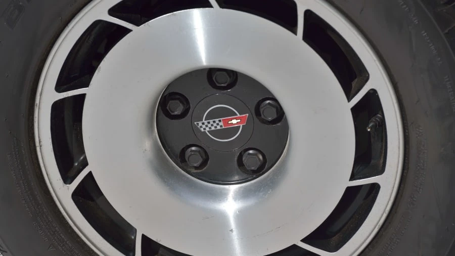 1985 Chevrolet Corvette C4 - Image 15 of 24