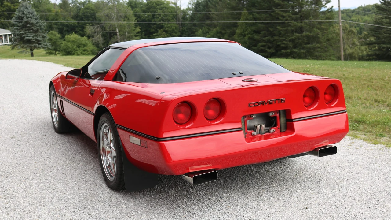 1985 Chevrolet Corvette C4 - Image 24 of 31