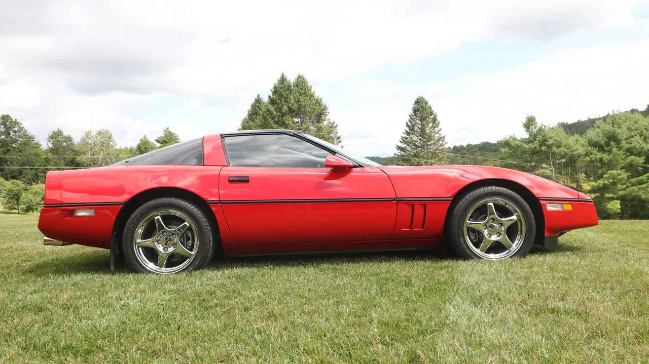 1985 Chevrolet Corvette C4 - Image 16 of 31