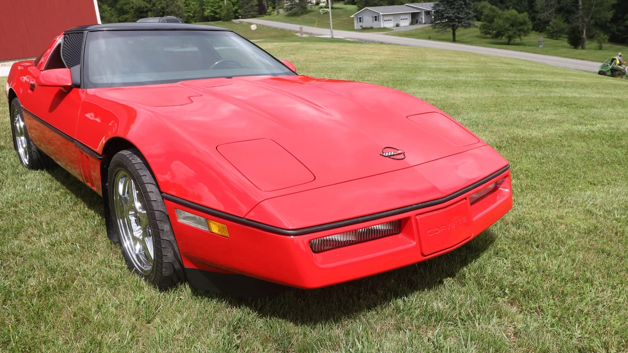 1985 Chevrolet Corvette C4 - Image 15 of 31