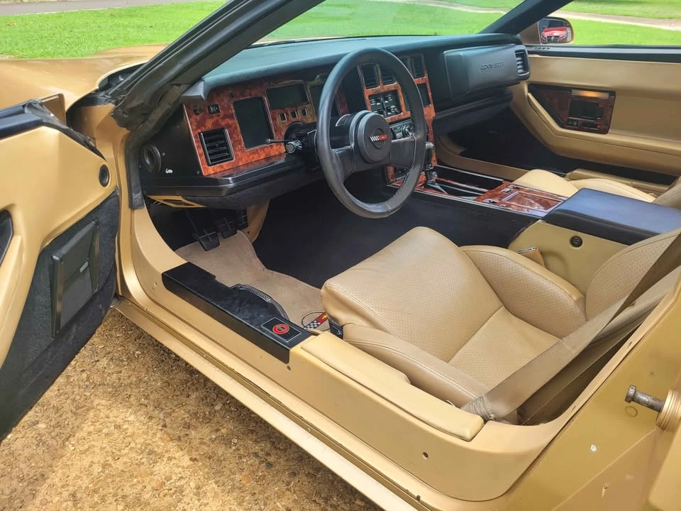1985 Chevrolet Corvette C4 - Image 10 of 20