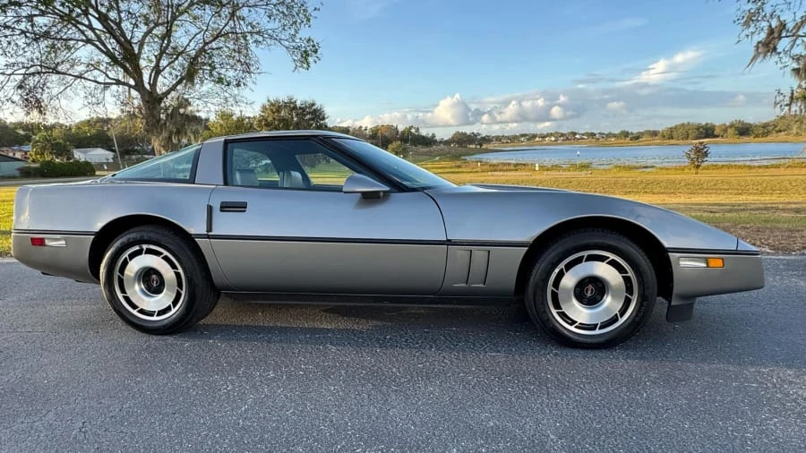 1985 Chevrolet Corvette C4 - Image 2 of 15